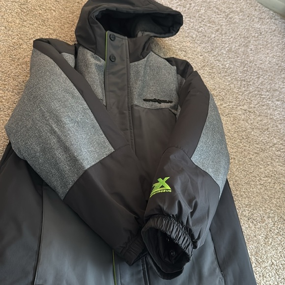 ZeroXposure Medium size 10/12 coat - Picture 8 of 10